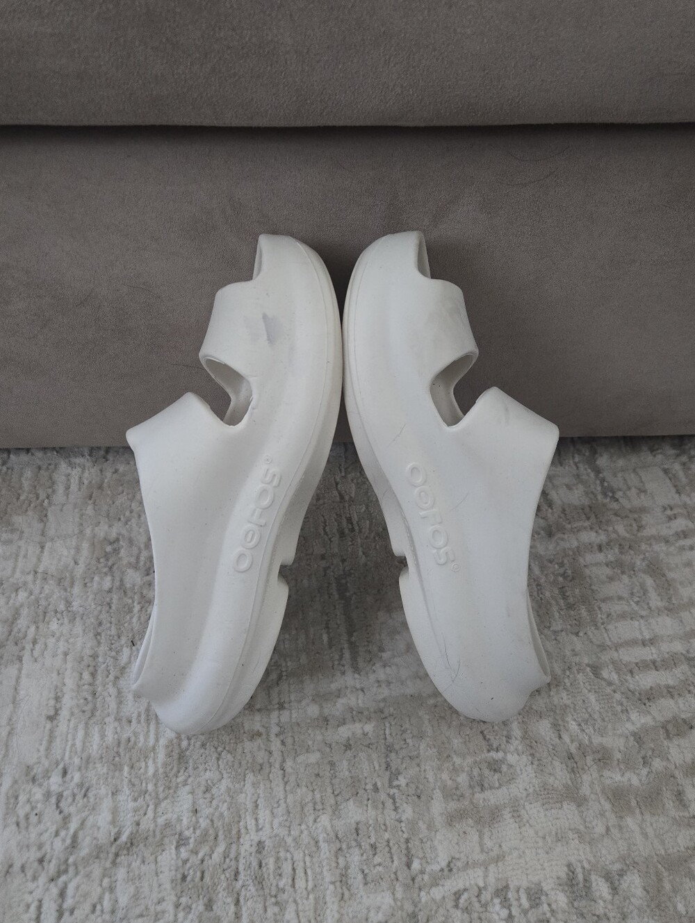 Oofos OOyea Plus Two Strap Sandal Womens Sz 9 White Chalk Slides. - Picture 3 of 8